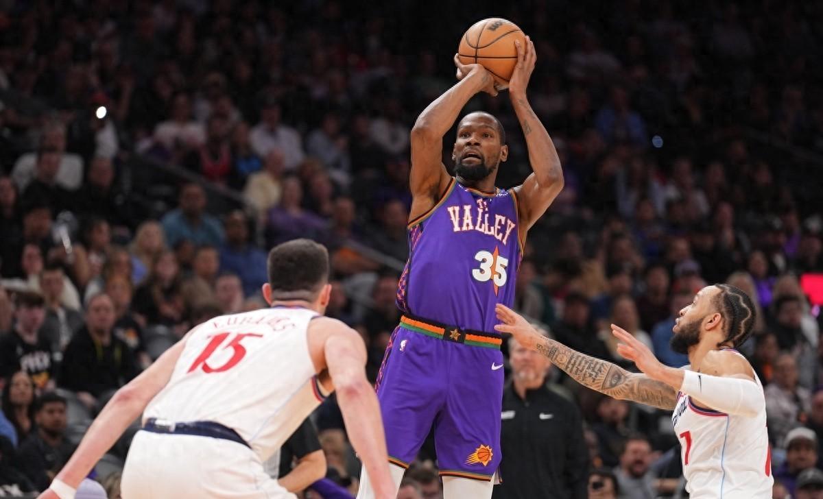 NBA西部豪强之战快船队逆转太阳队获胜