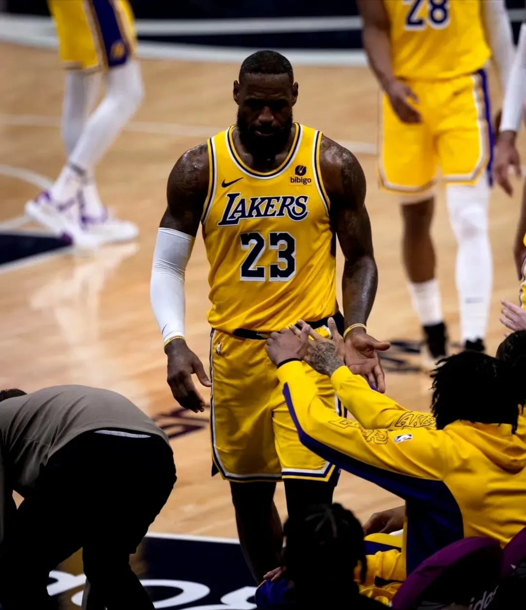 紧张比赛即将开始，双方实力均衡